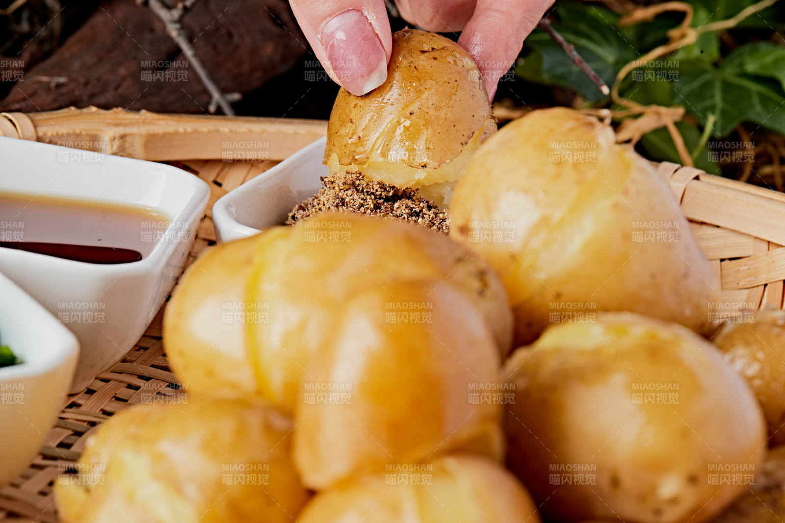 农家蘸酱香蒸小土豆图片