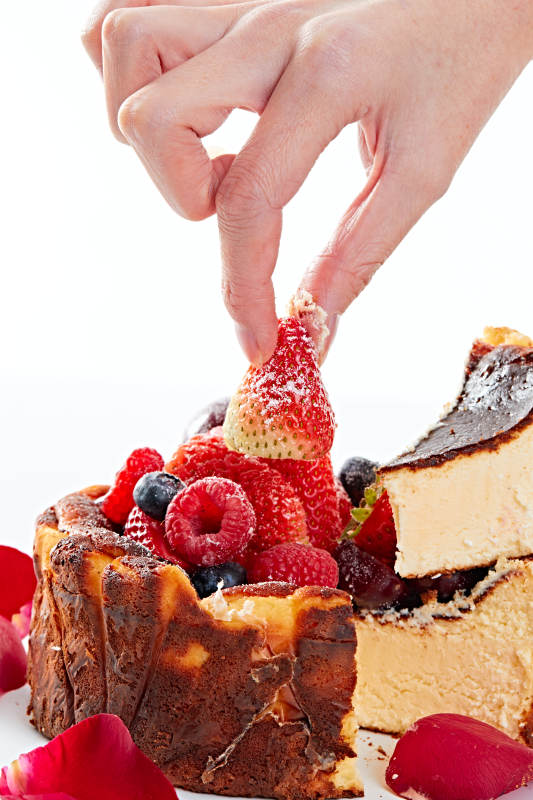 巴斯克芝士风暴鲜果乳酪蛋糕图片