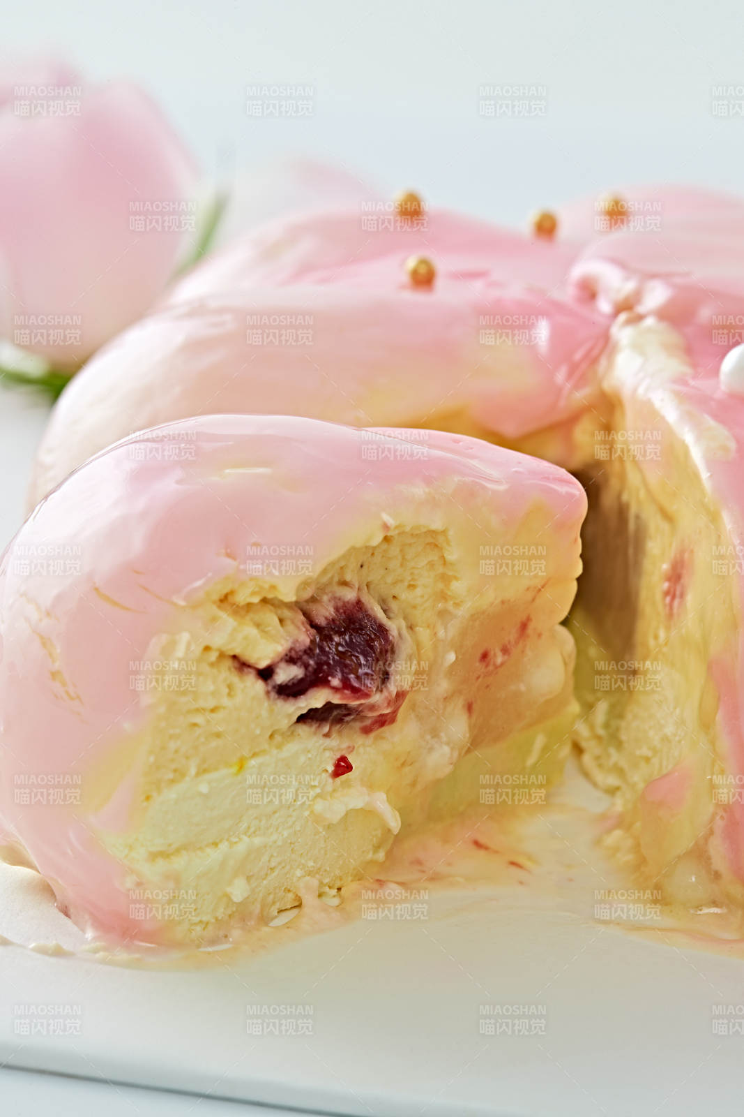 玫瑰初吻蓝莓夹心鲜奶蛋糕图片