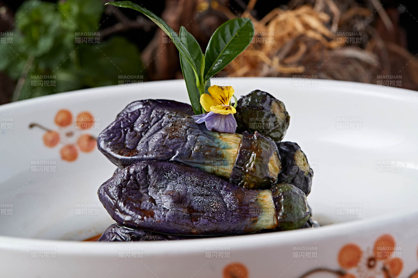 捞汁腌渍酱茄子图片