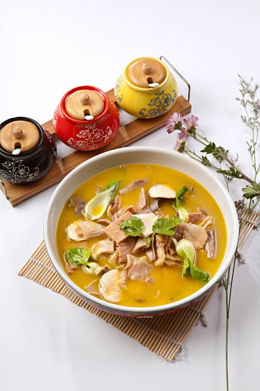 浓汤海味腌笃鲜咸肉春笋蛏子虾仁图片