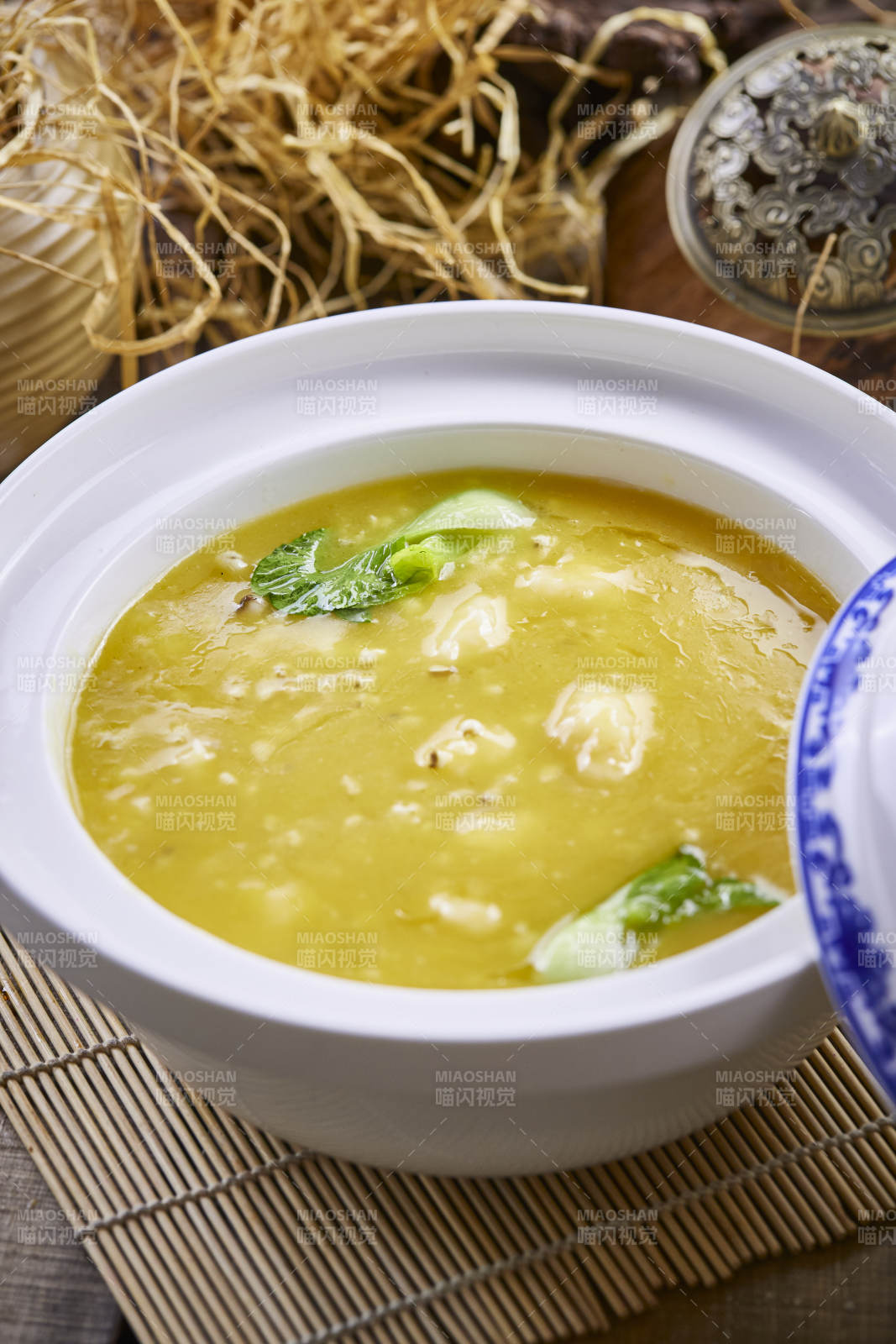 浓汤烩虾仁图片