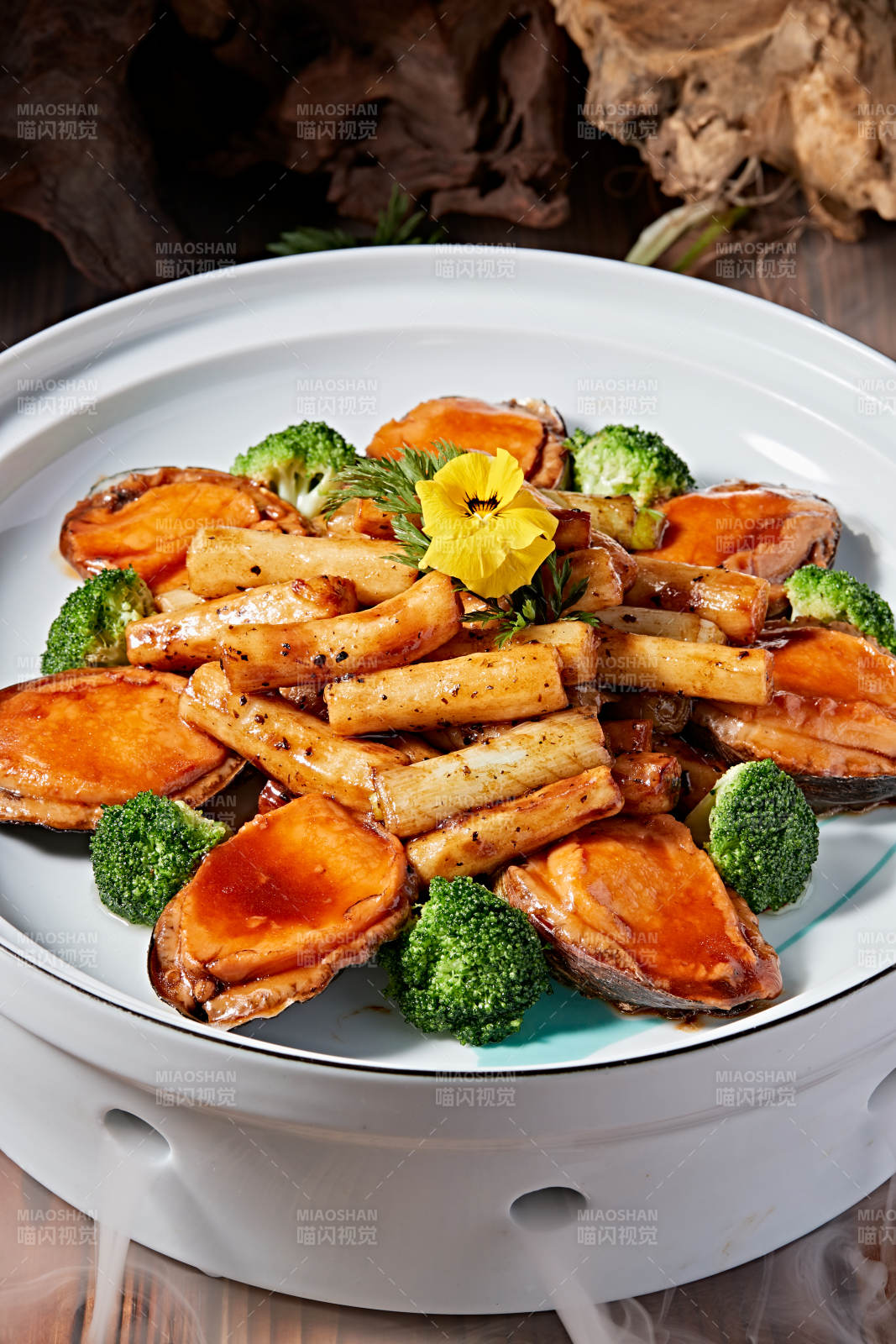 鲜鲍鱼红烧铁棍山药图片