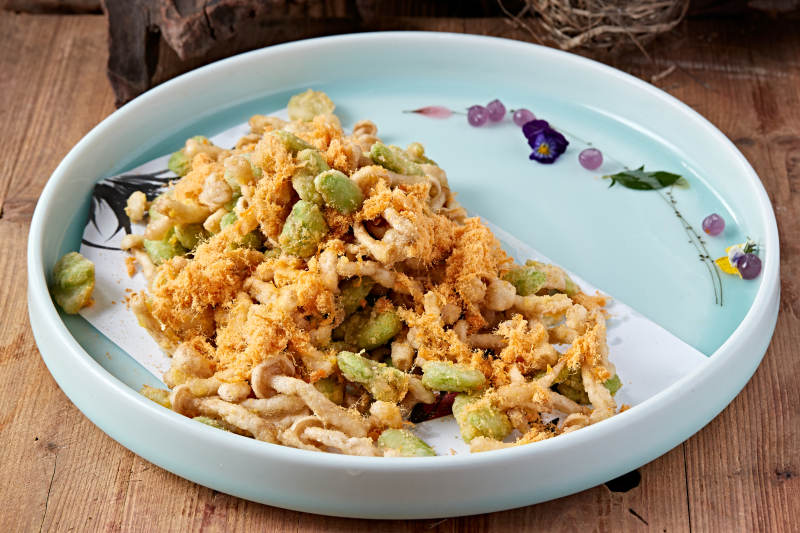 油炸肉松蚕豆海鲜菇图片