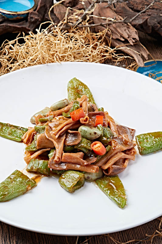 米椒腊八蒜鸭板肠配虎皮辣椒图片