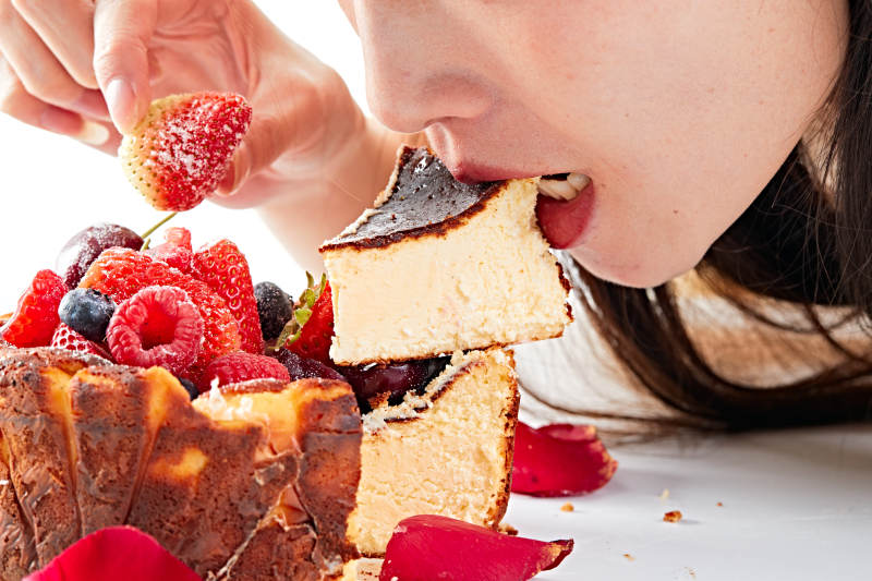 巴斯克芝士风暴鲜果乳酪蛋糕图片