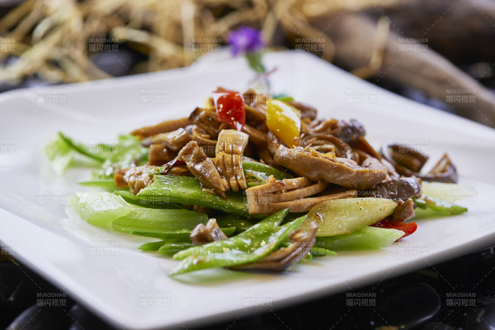 西芹荷兰豆小炒猪肚图片