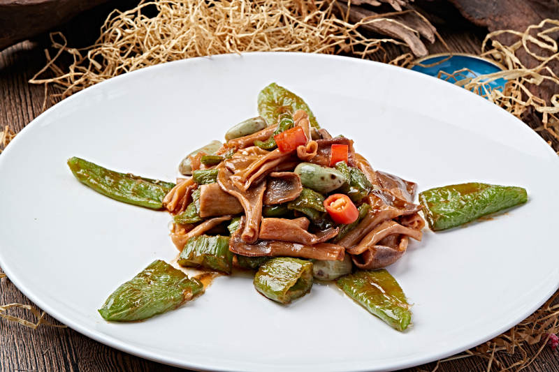 米椒腊八蒜鸭板肠配虎皮辣椒图片