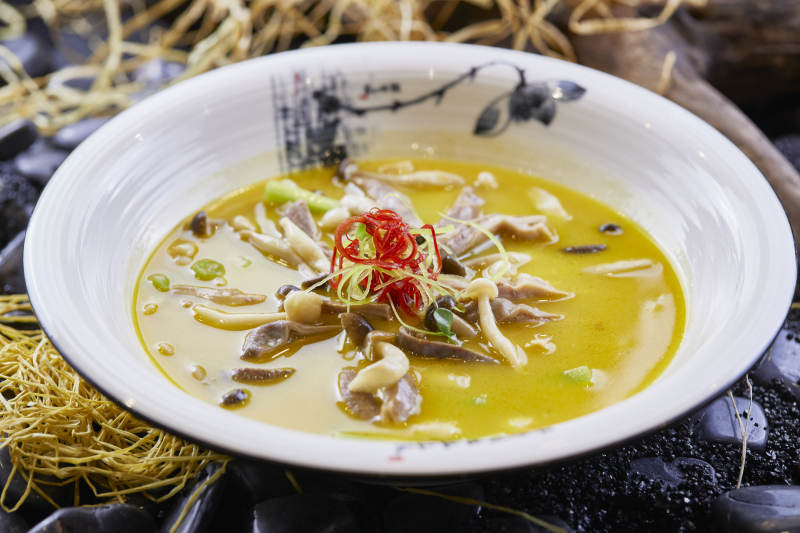 酸汤猪肚白玉菇图片