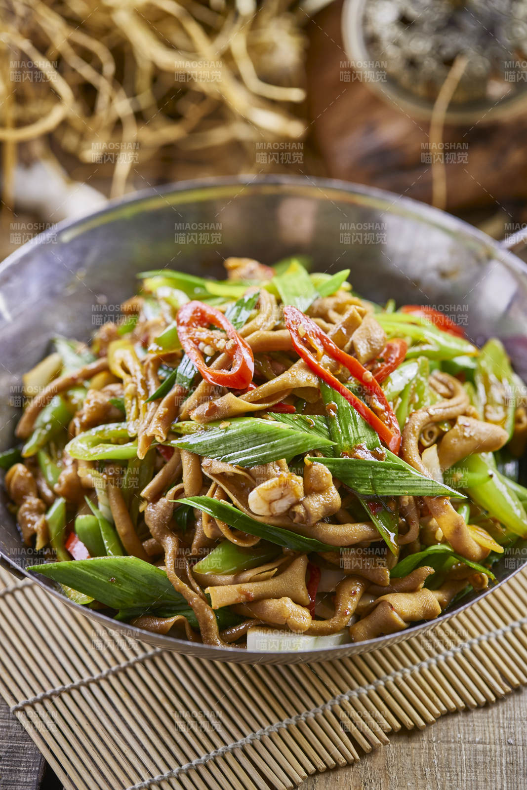 锅仔青蒜鸭肠图片