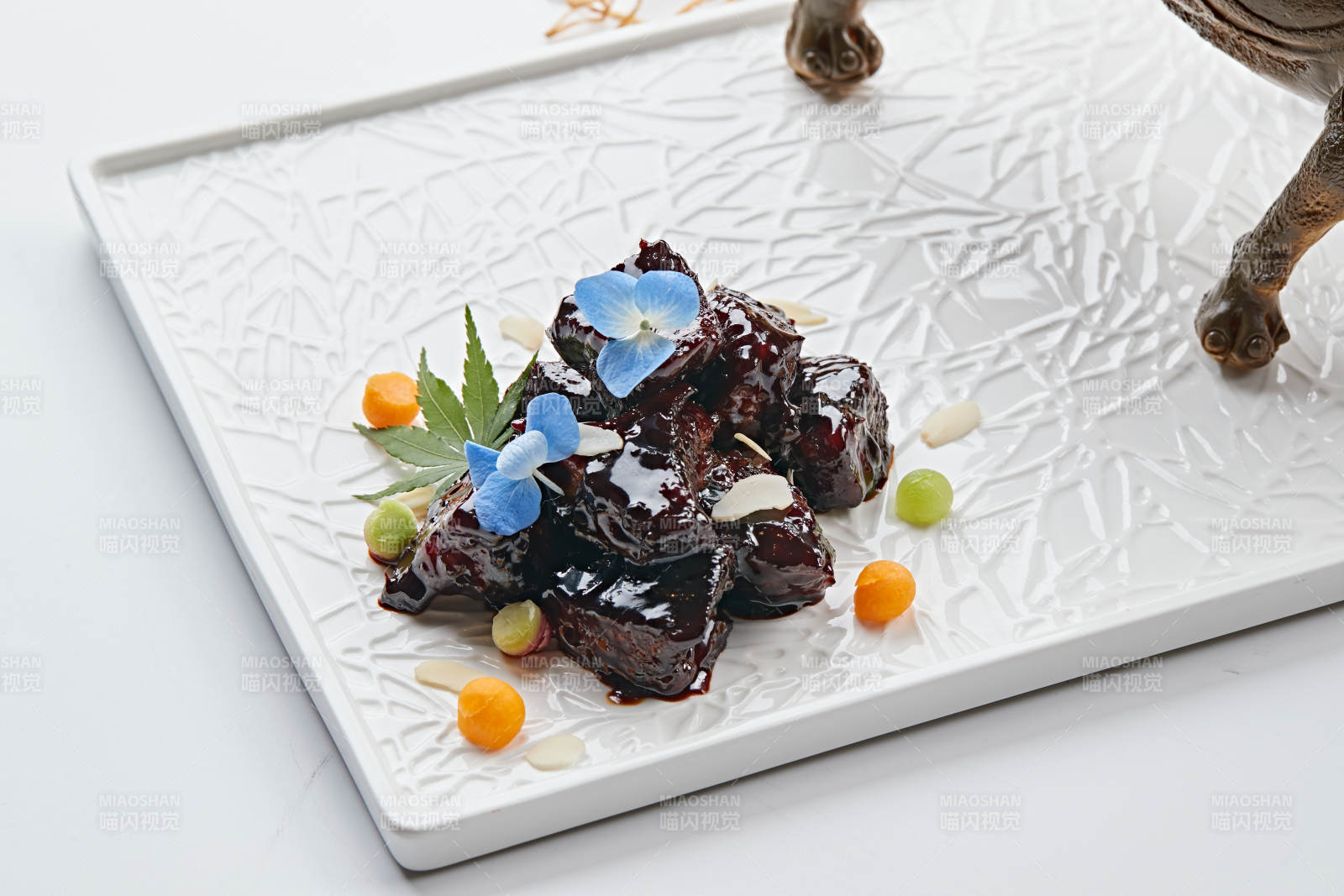 XO酱香和牛粒图片