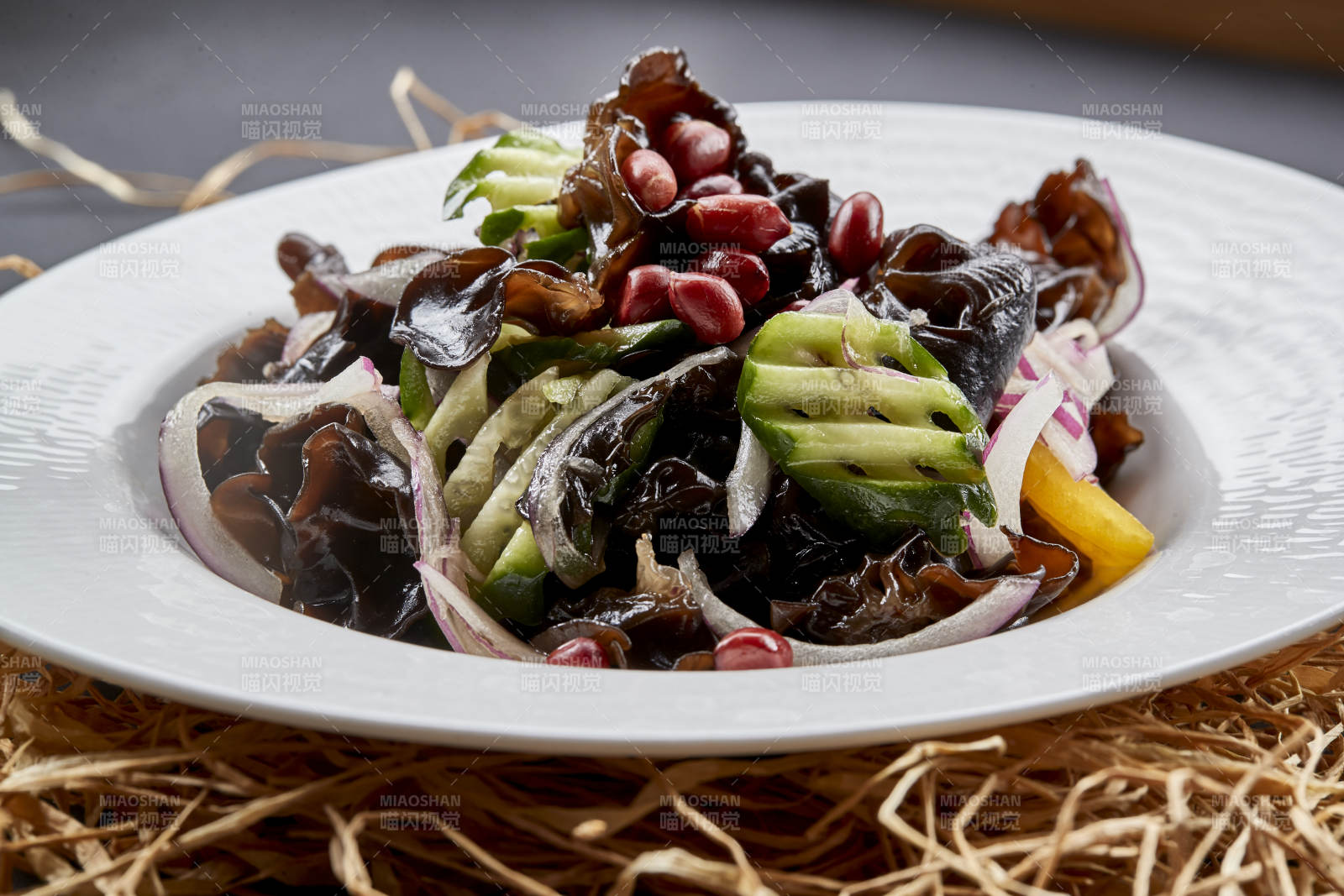 小拌菜木耳花生乳瓜洋葱彩椒图片