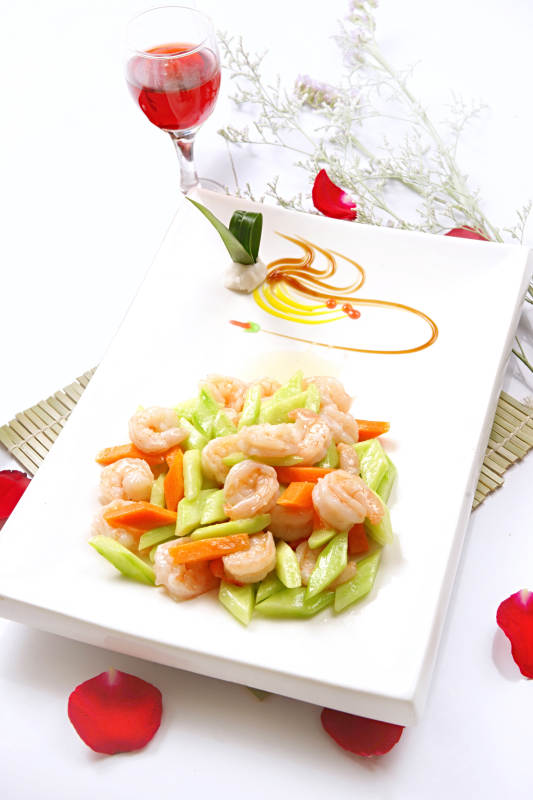 胡萝卜西芹炝炒大虾仁图片