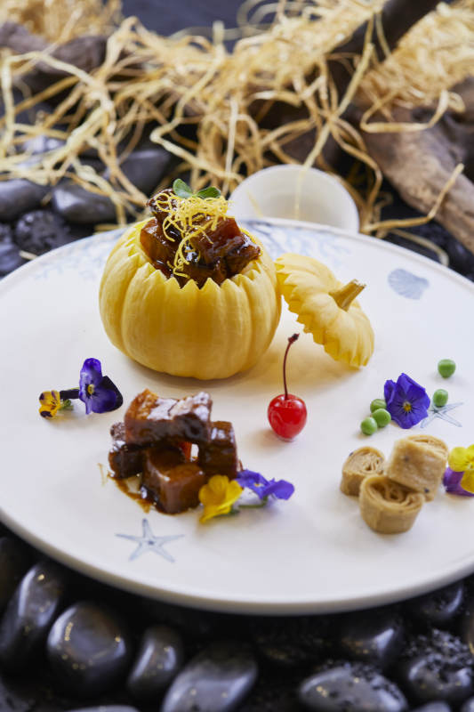 云南小瓜醸东坡肉图片