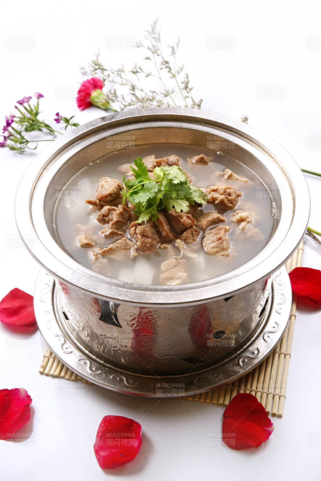 锅仔萝卜清炖羊肉图片