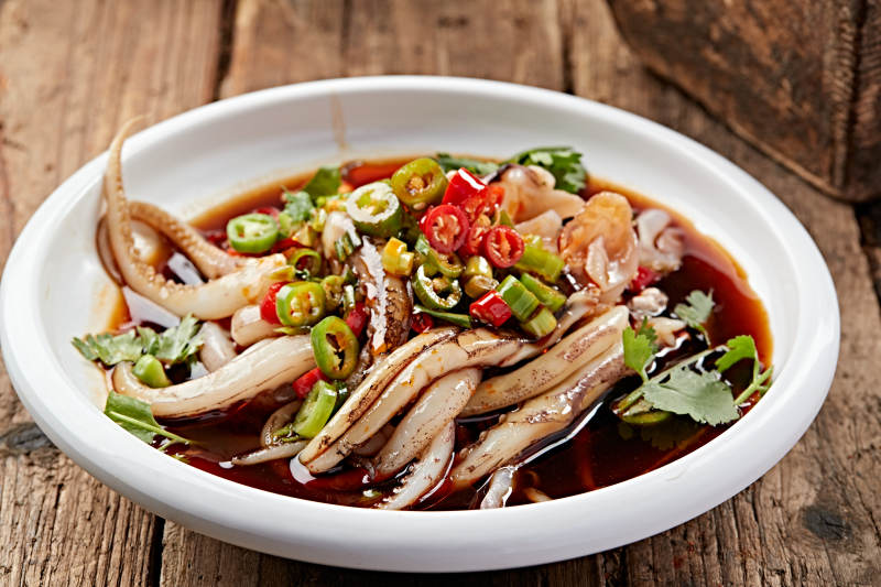 捞汁生腌鱿鱼须图片