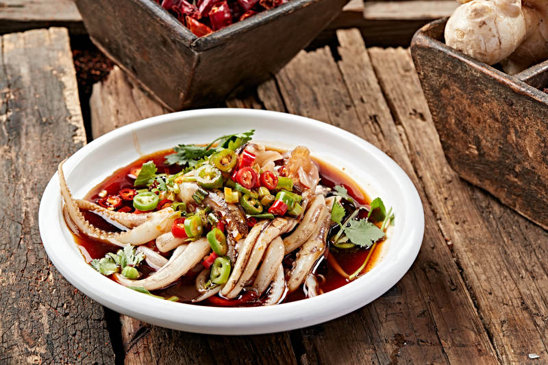 捞汁生腌鱿鱼须图片