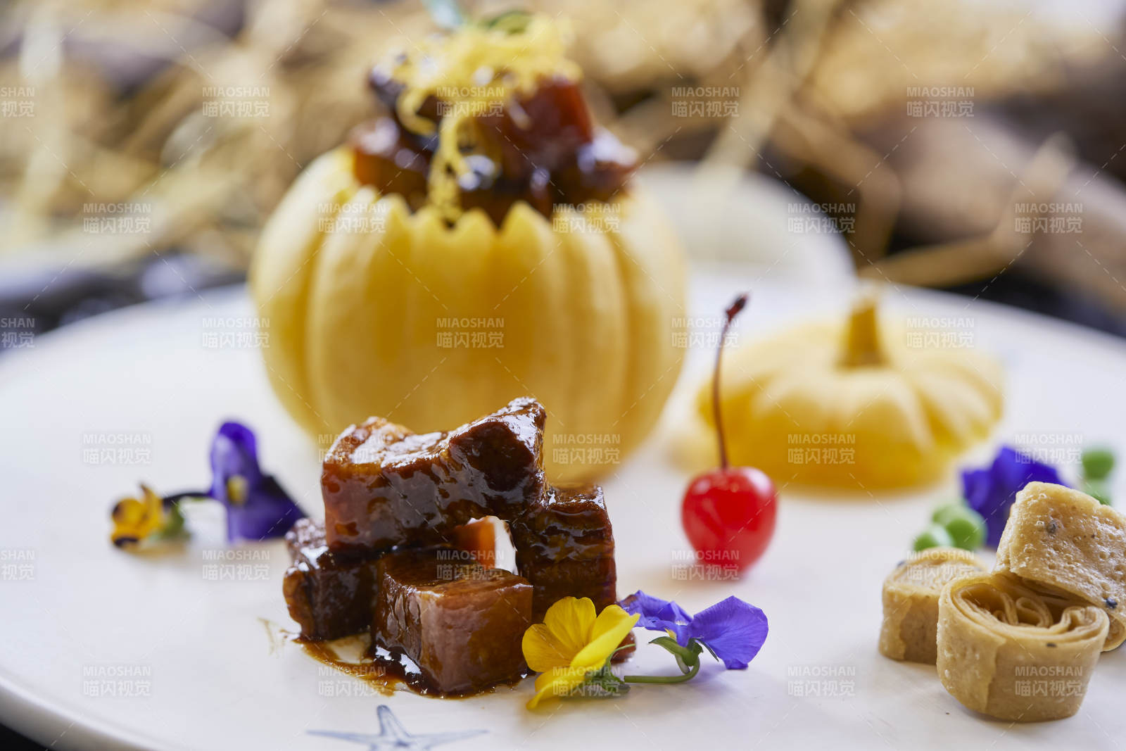 云南小瓜醸东坡肉图片