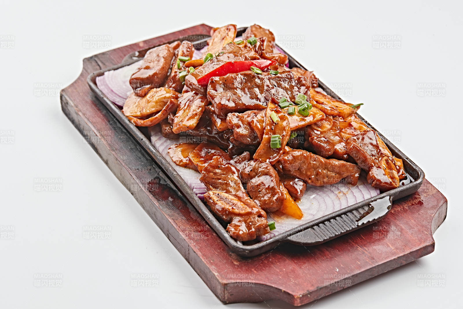 铁板黑椒牛仔骨图片