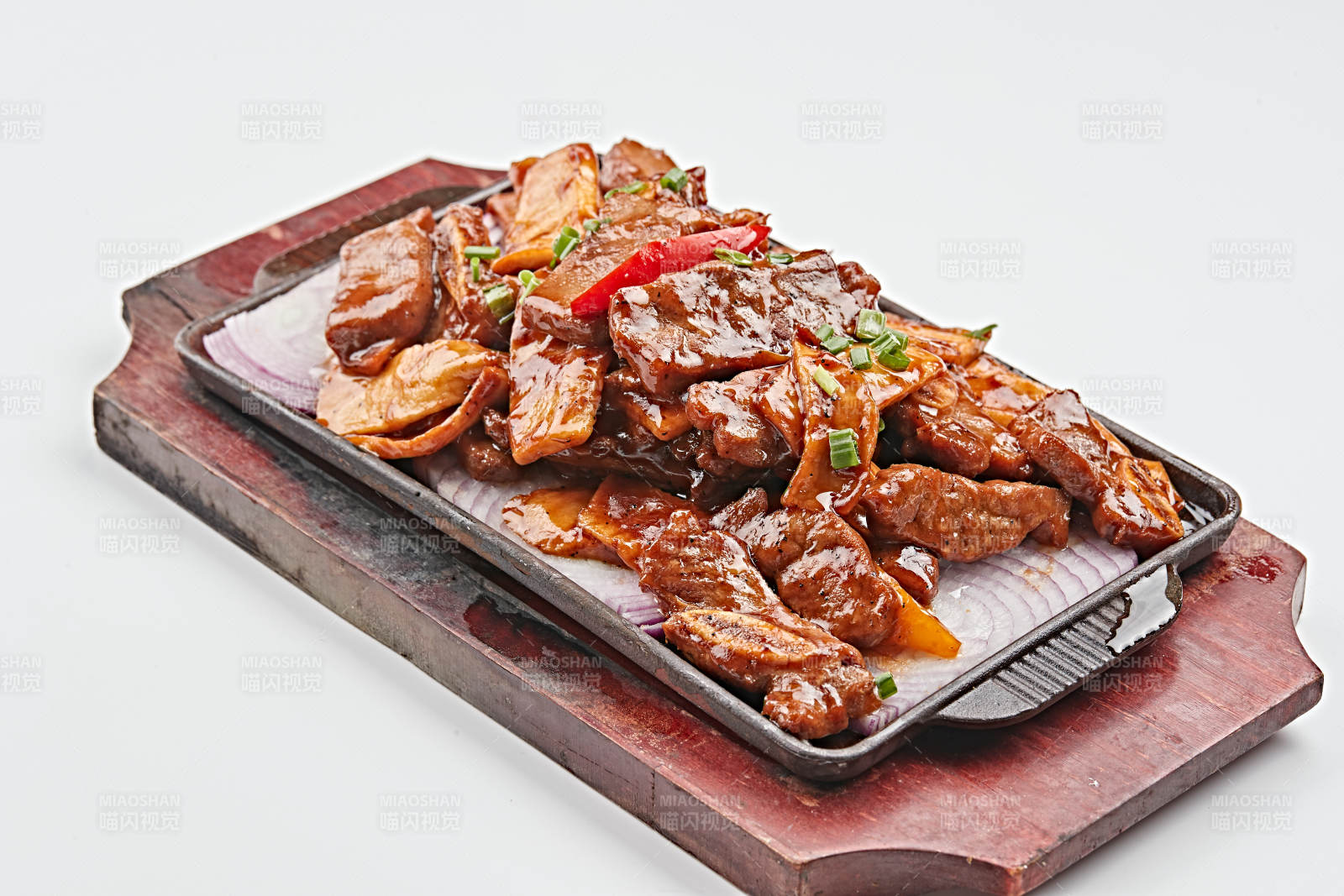 铁板黑椒牛仔骨图片