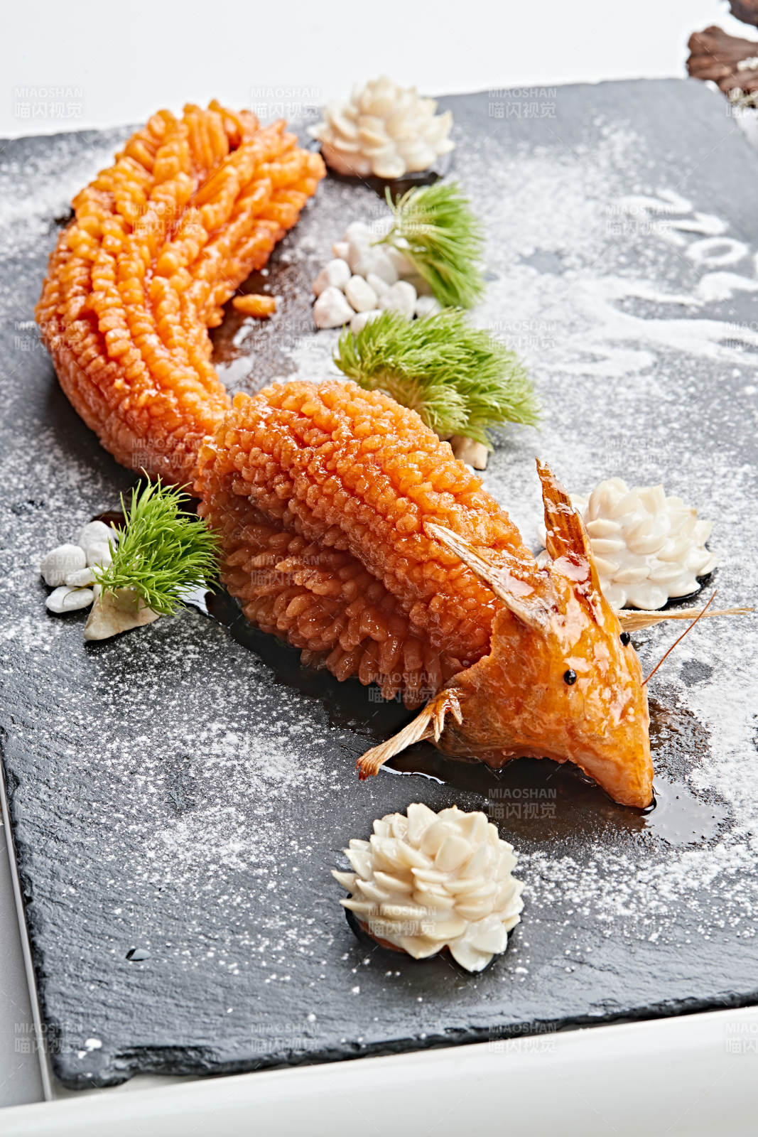 松鼠造型的油炸松鼠鳜鱼图片