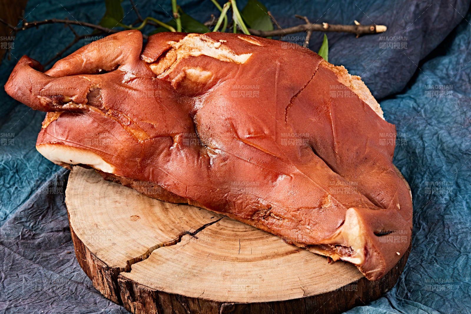 传统熟食美食熏酱卤猪头图片