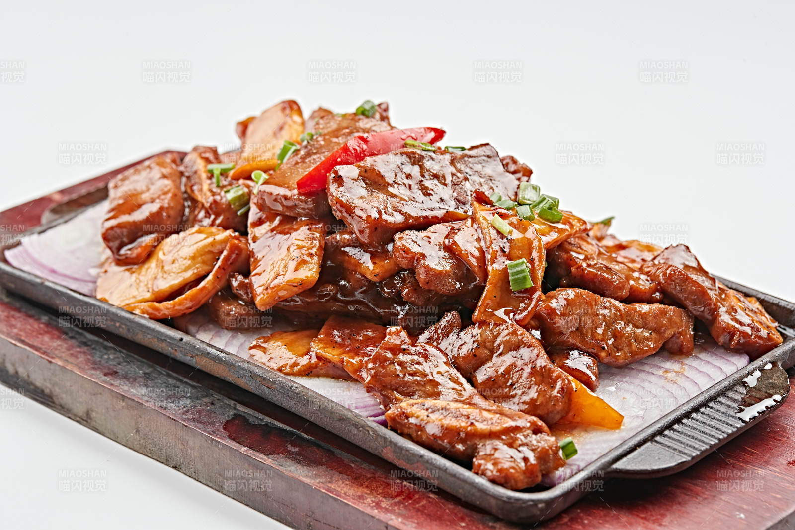 铁板黑椒牛仔骨图片