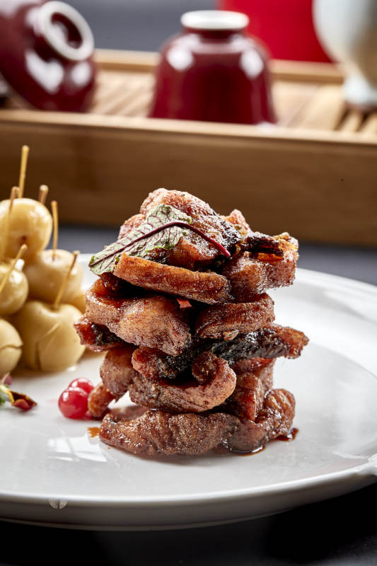 美味凉菜熟山楂配烟熏糟醉鱼图片