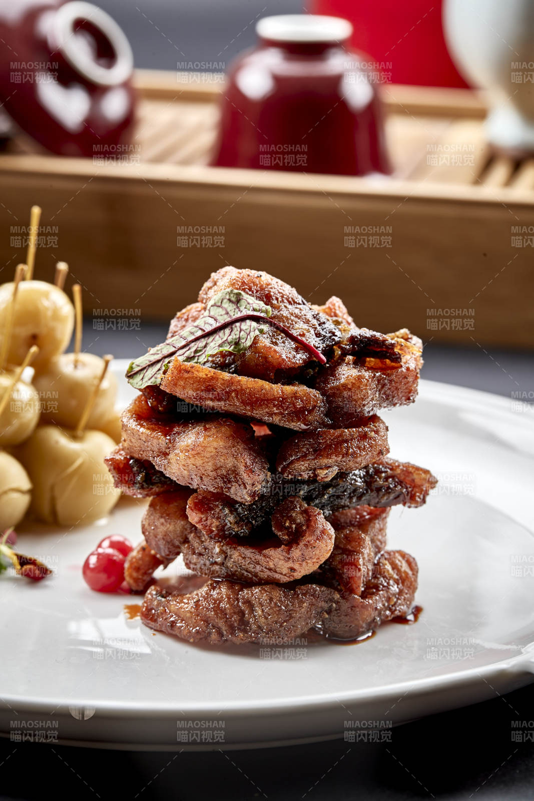 美味凉菜熟山楂配烟熏糟醉鱼图片