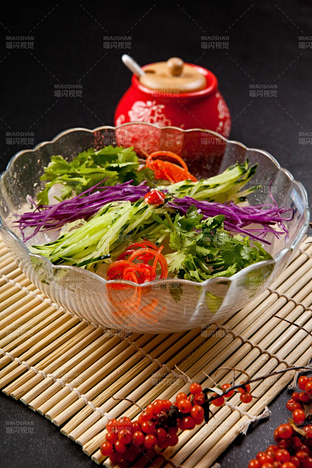 时蔬拌凉皮图片