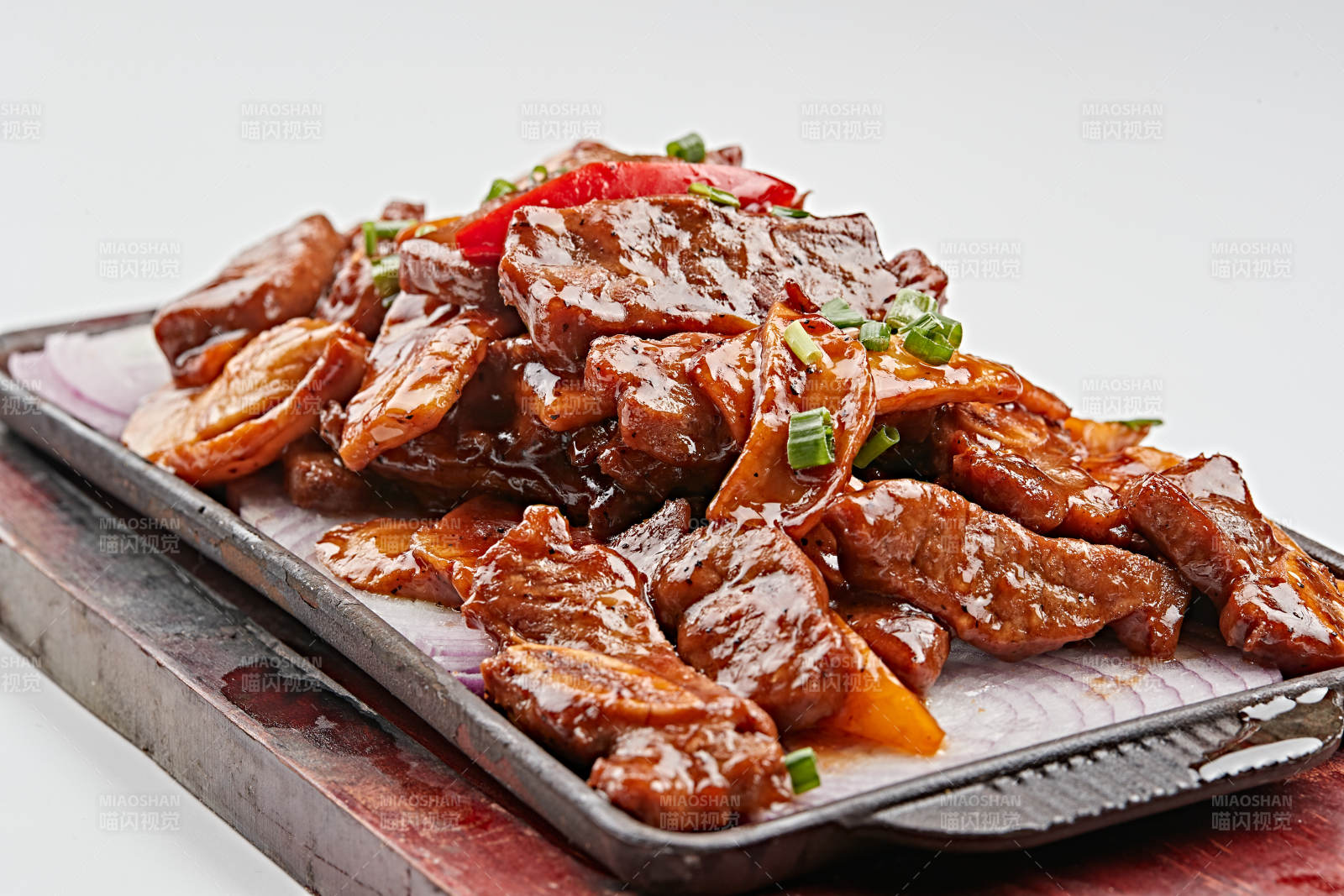 铁板黑椒牛仔骨图片