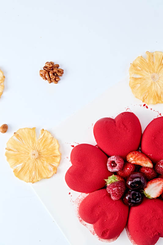 鲜水果抹茶心形奶油慕斯蛋糕图片