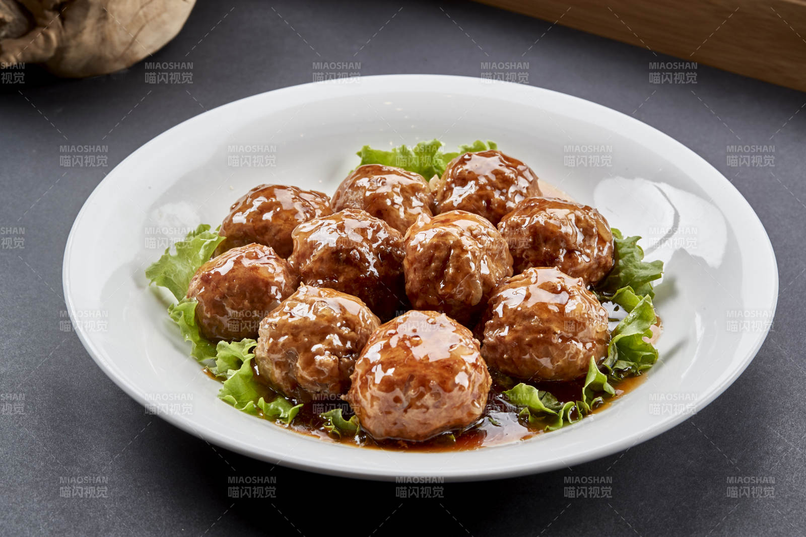 婚宴美食浇汁十全十美大丸子图片