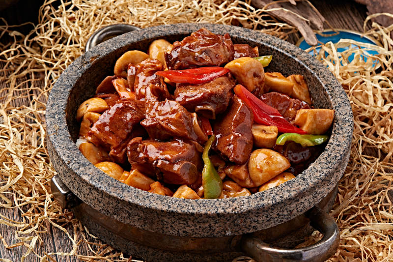 石锅红焖口蘑猪小排图片