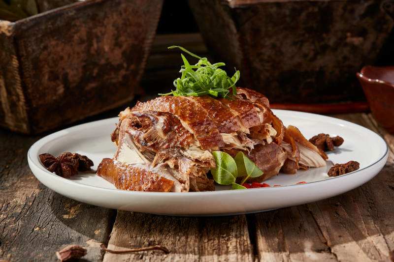 美味凉菜切块熏鸡图片