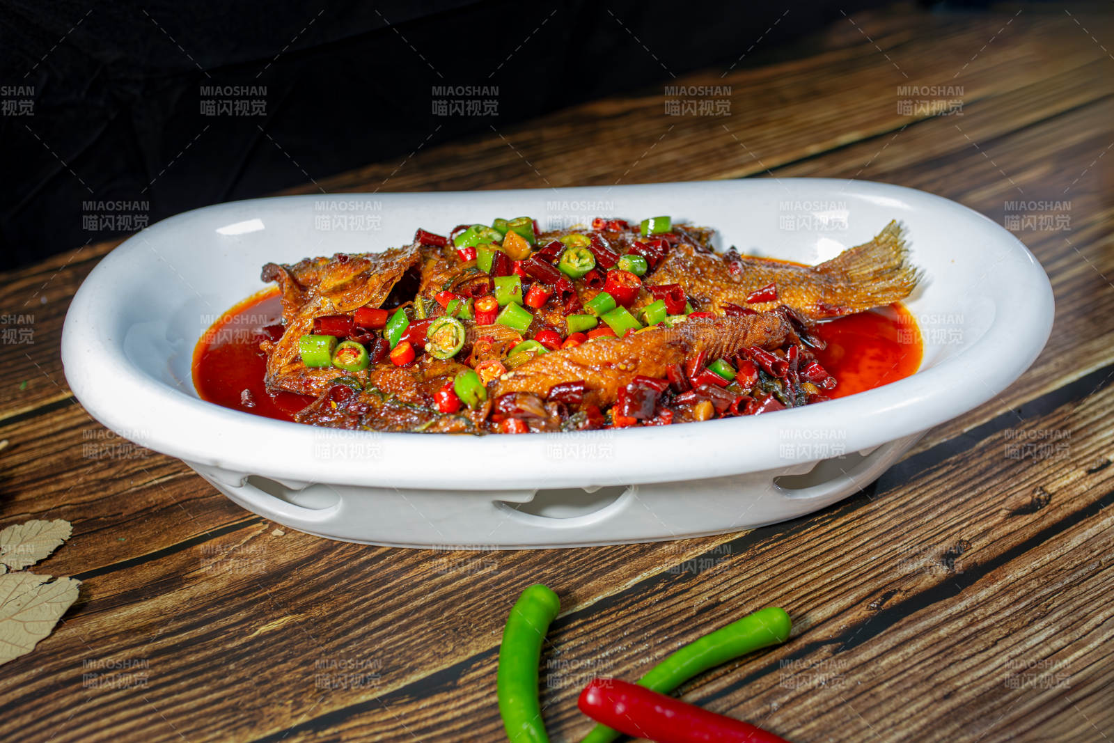 香辣红烧鱼图片