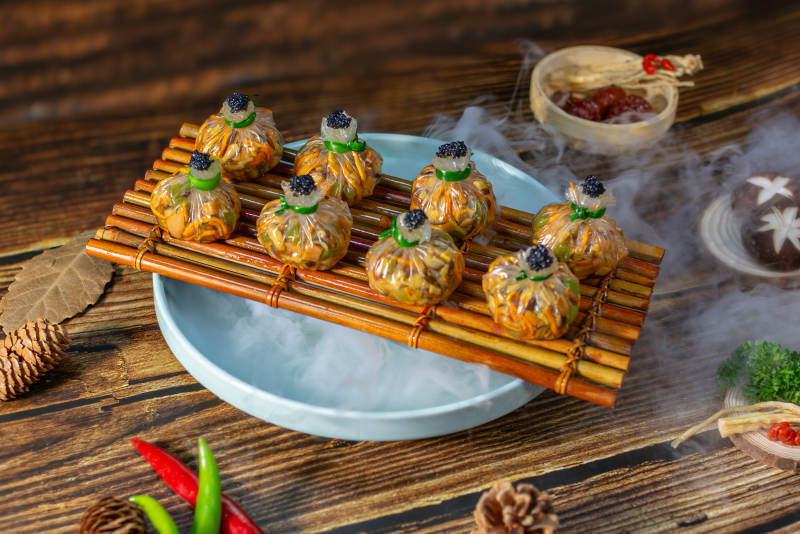 竹笼蒸饺 热气腾腾图片