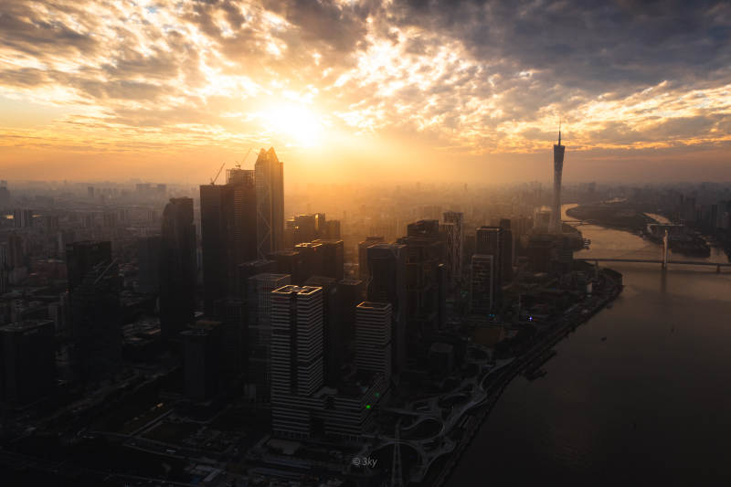 广州琶洲日落城市剪影图片