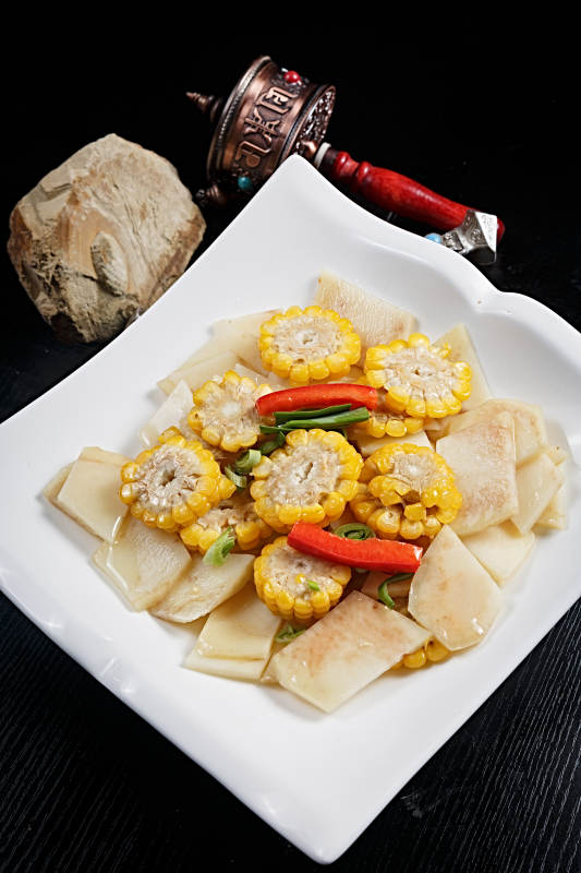 农家土豆炖玉米图片