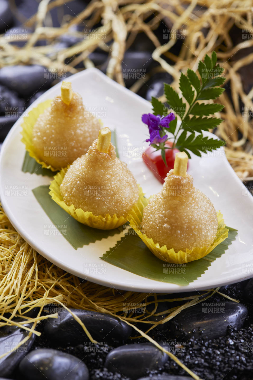 油炸雪梨酥豆沙馅茶餐图片