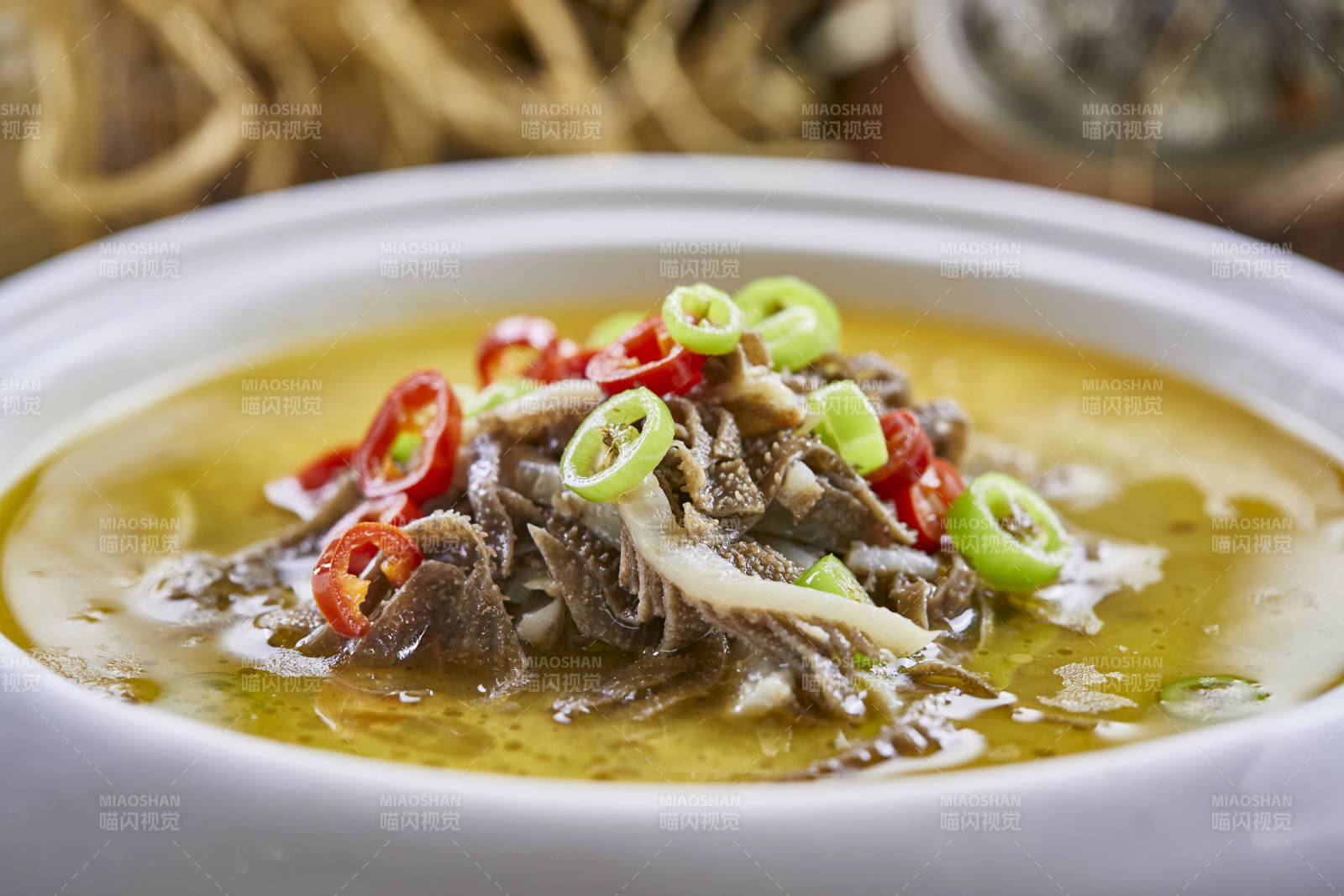 酸汤毛肚丝图片