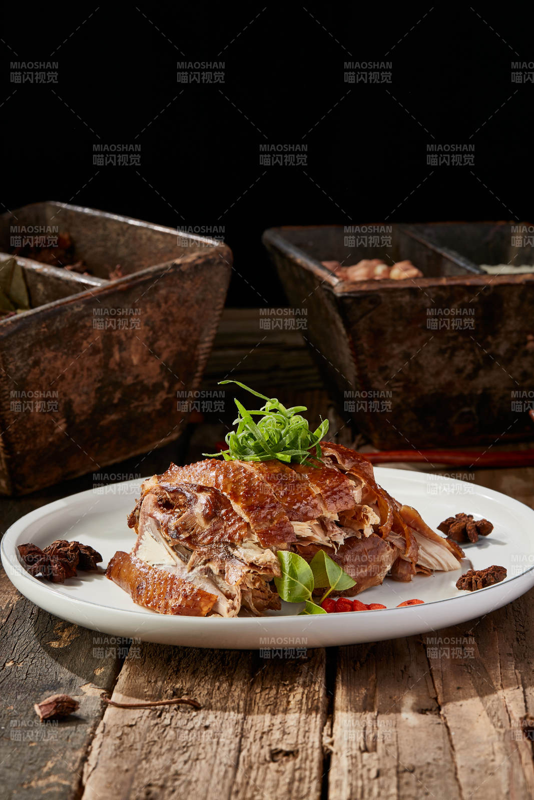 美味凉菜切块熏鸡图片