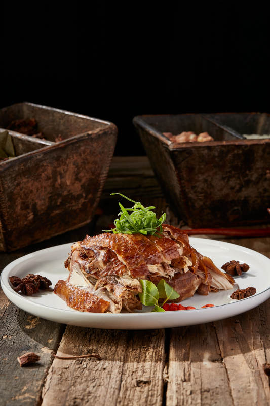 美味凉菜切块熏鸡图片