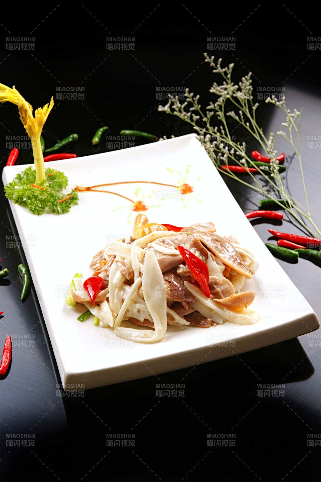 韭黄彩椒白玉菇片炒猪肚图片