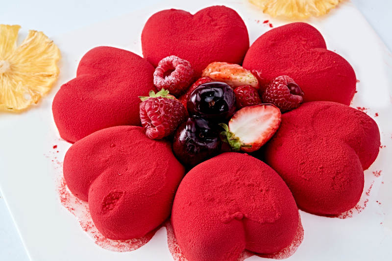 鲜水果抹茶心形奶油慕斯蛋糕图片