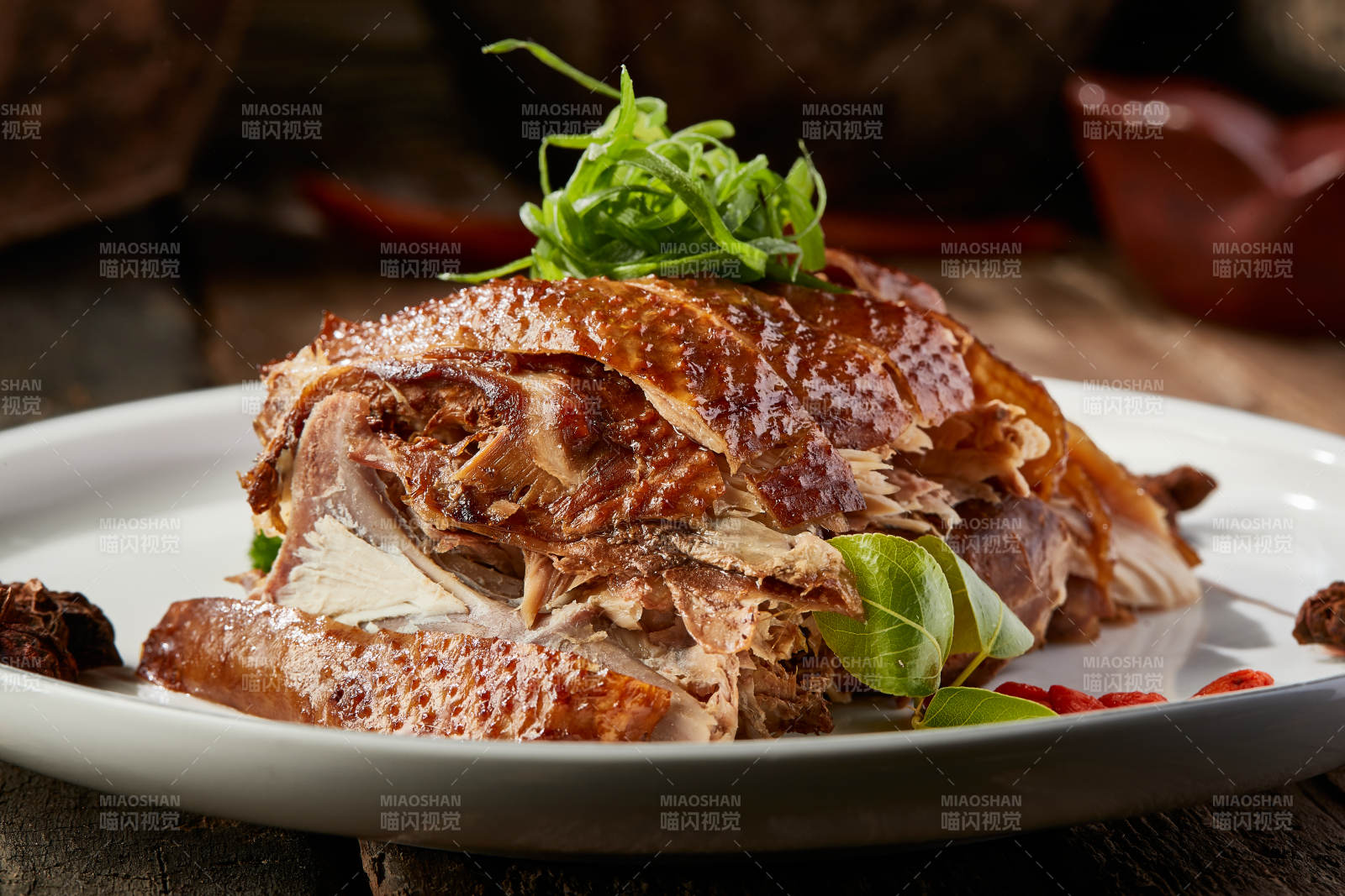 美味凉菜切块熏鸡图片