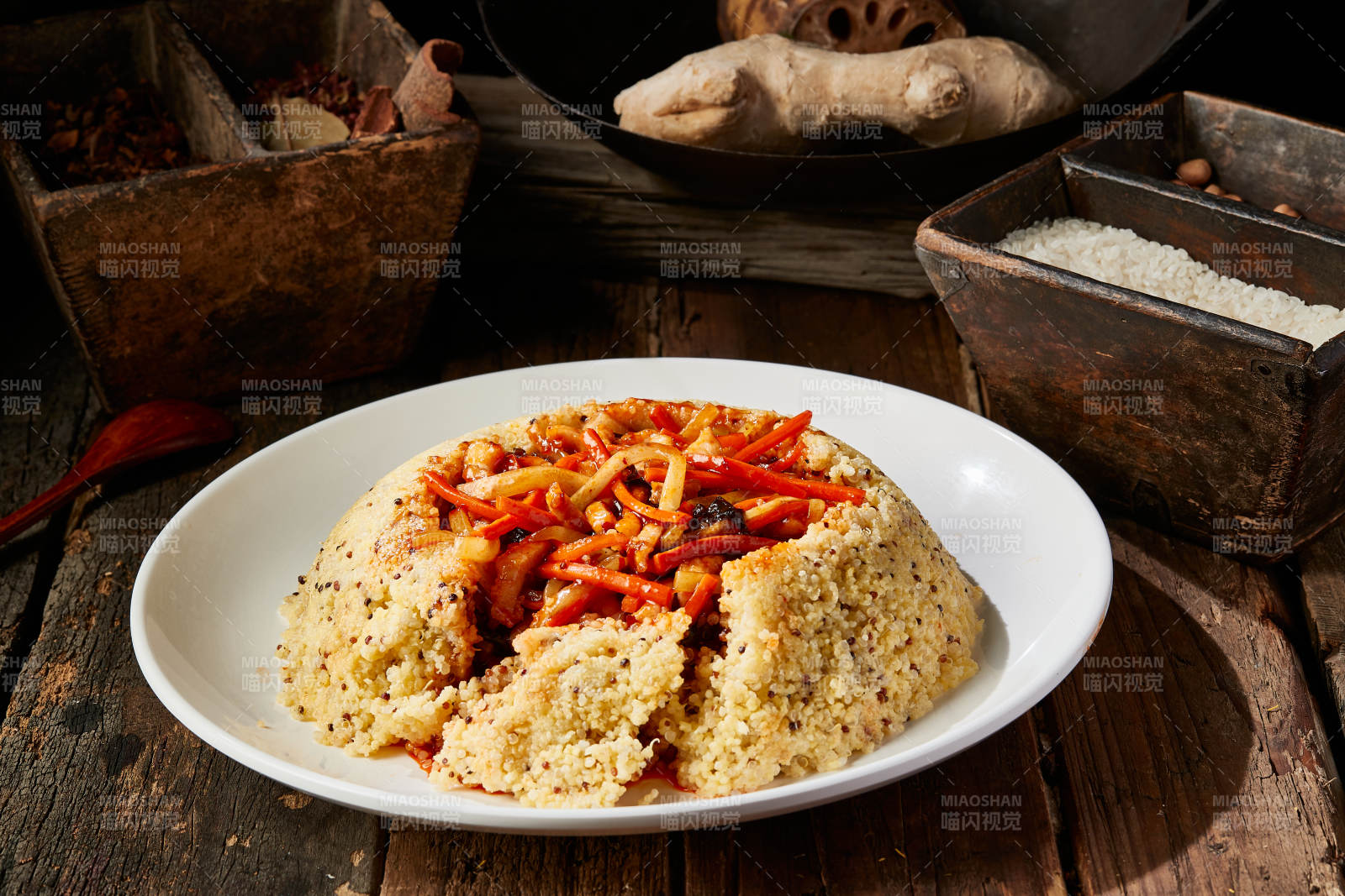 鱼香肉丝配香蒸藜麦小米饭图片