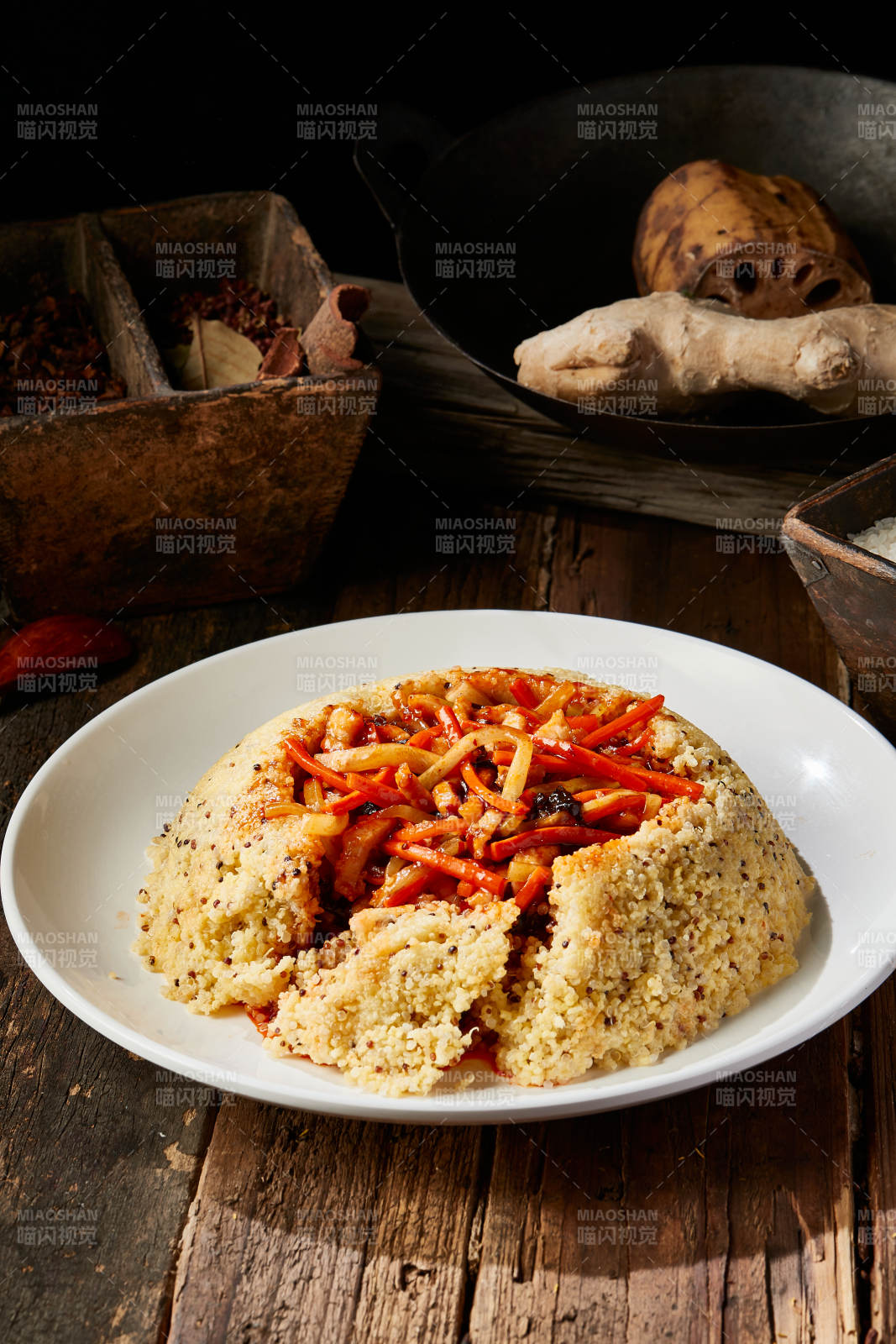 鱼香肉丝配香蒸藜麦小米饭图片