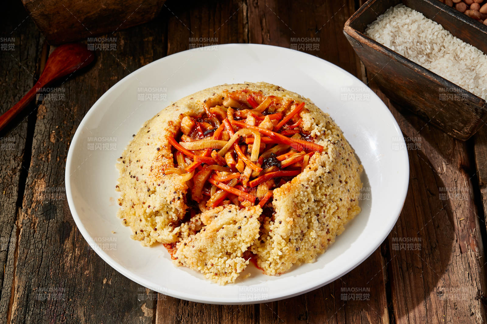 鱼香肉丝配香蒸藜麦小米饭图片