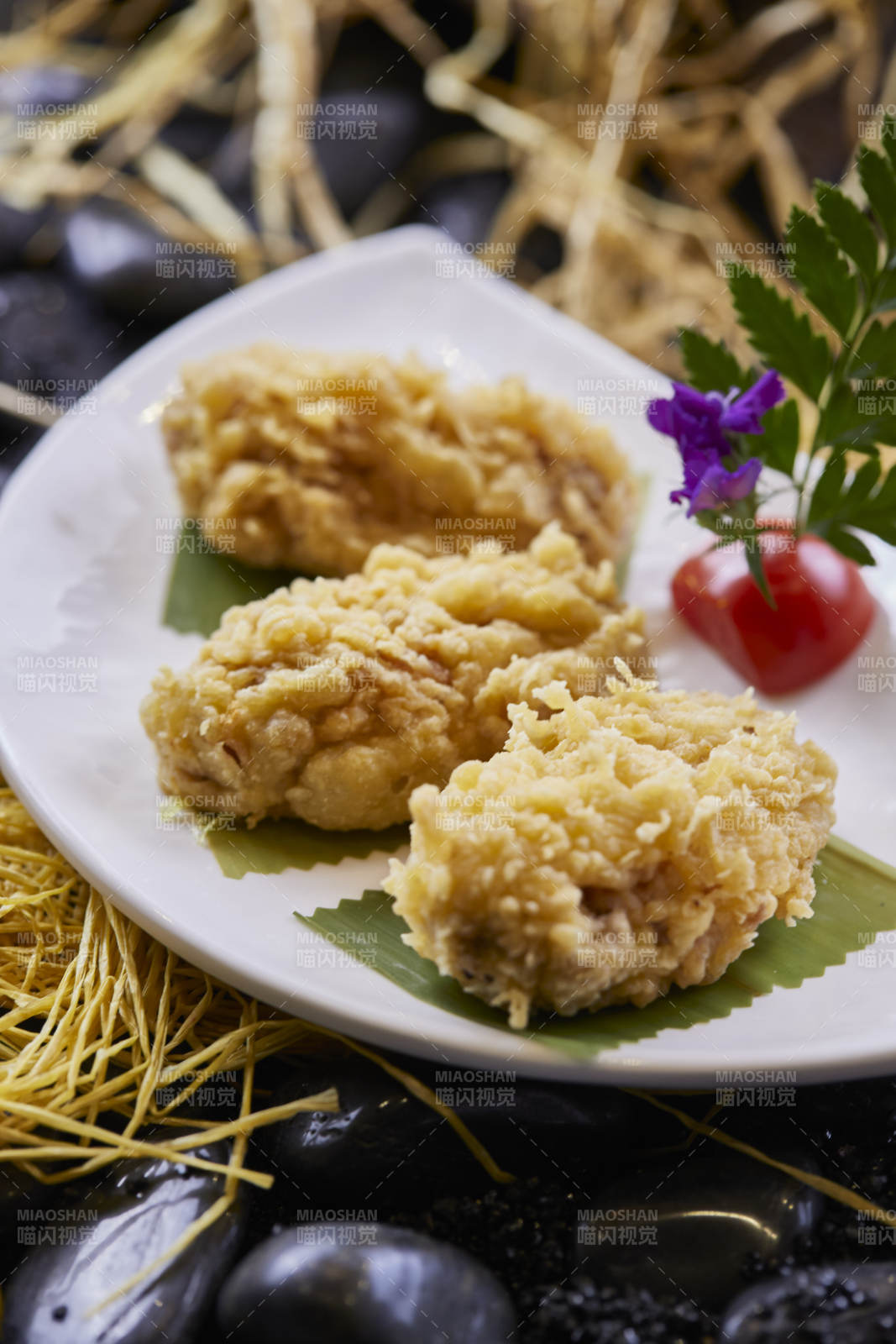 港式茶餐香炸鸡翅中图片